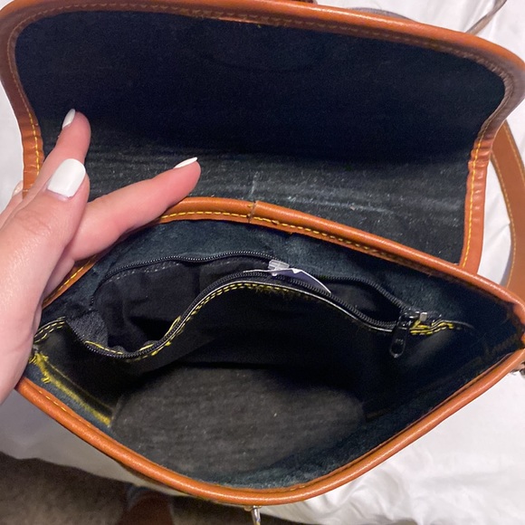 Super cute vintage, Dooney and Bourke purse - Picture 6 of 6